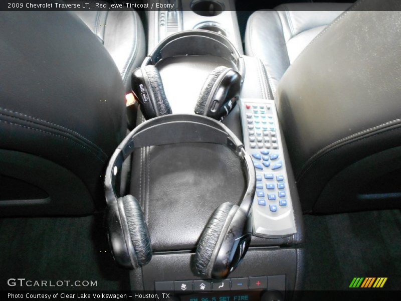 Red Jewel Tintcoat / Ebony 2009 Chevrolet Traverse LT