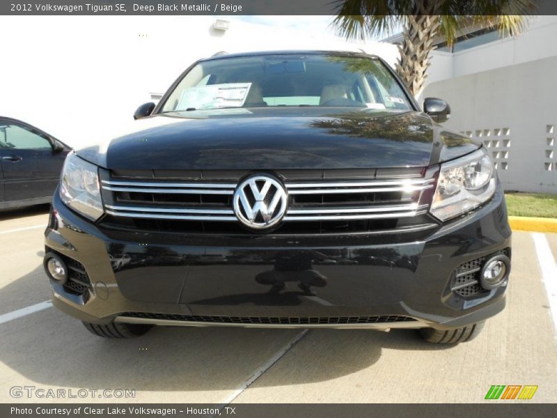 Deep Black Metallic / Beige 2012 Volkswagen Tiguan SE