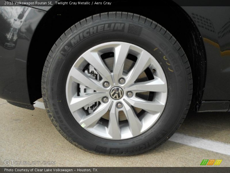 Twilight Gray Metallic / Aero Gray 2012 Volkswagen Routan SE