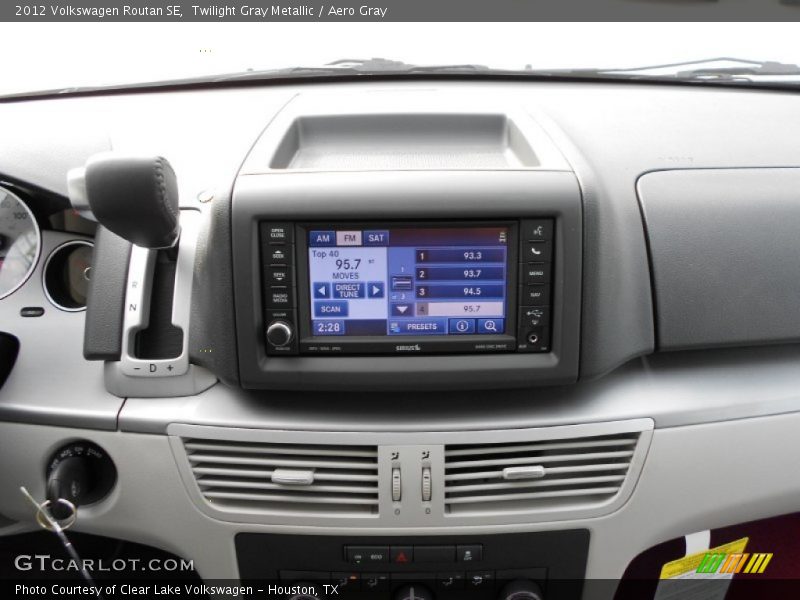 Twilight Gray Metallic / Aero Gray 2012 Volkswagen Routan SE