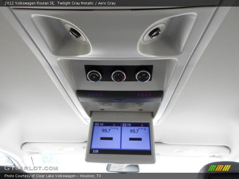 Twilight Gray Metallic / Aero Gray 2012 Volkswagen Routan SE