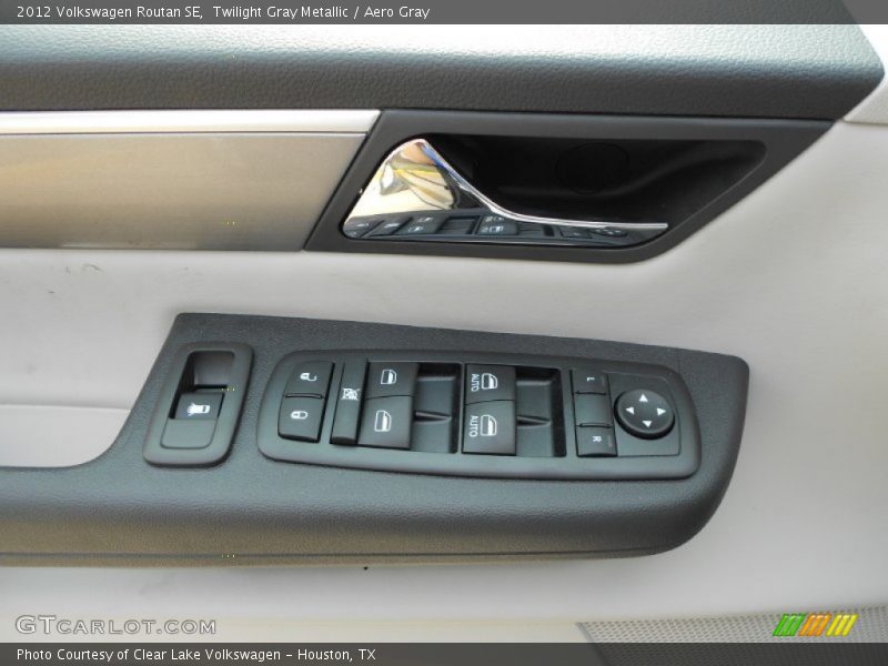 Twilight Gray Metallic / Aero Gray 2012 Volkswagen Routan SE