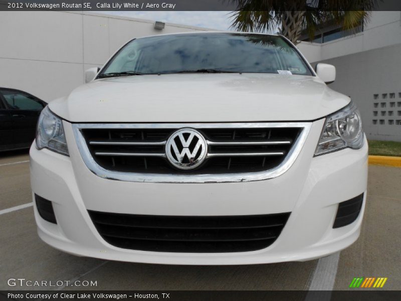 Calla Lily White / Aero Gray 2012 Volkswagen Routan SE