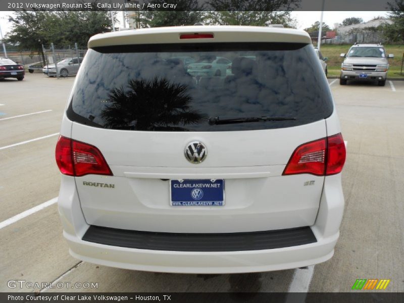 Calla Lily White / Aero Gray 2012 Volkswagen Routan SE