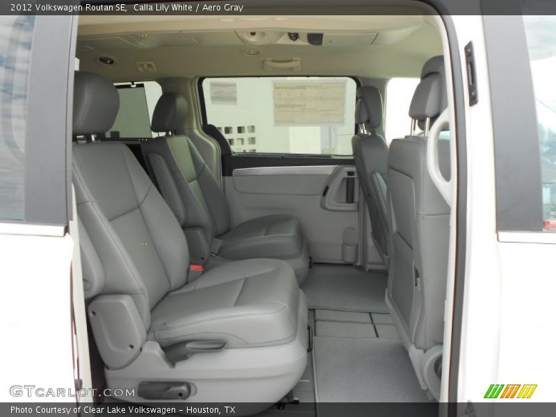  2012 Routan SE Aero Gray Interior