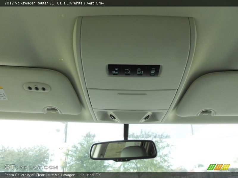 Calla Lily White / Aero Gray 2012 Volkswagen Routan SE