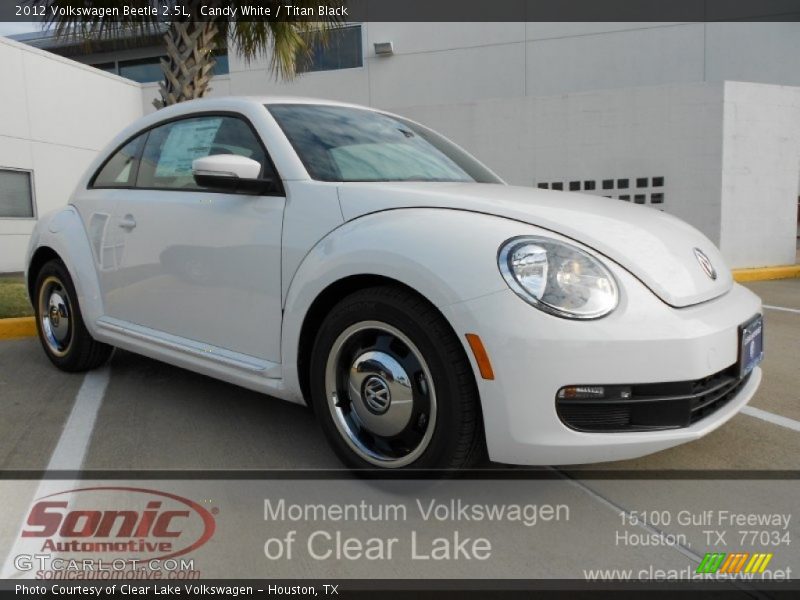 Candy White / Titan Black 2012 Volkswagen Beetle 2.5L