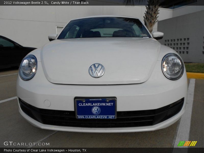 Candy White / Titan Black 2012 Volkswagen Beetle 2.5L