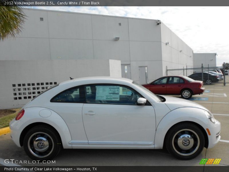 Candy White / Titan Black 2012 Volkswagen Beetle 2.5L