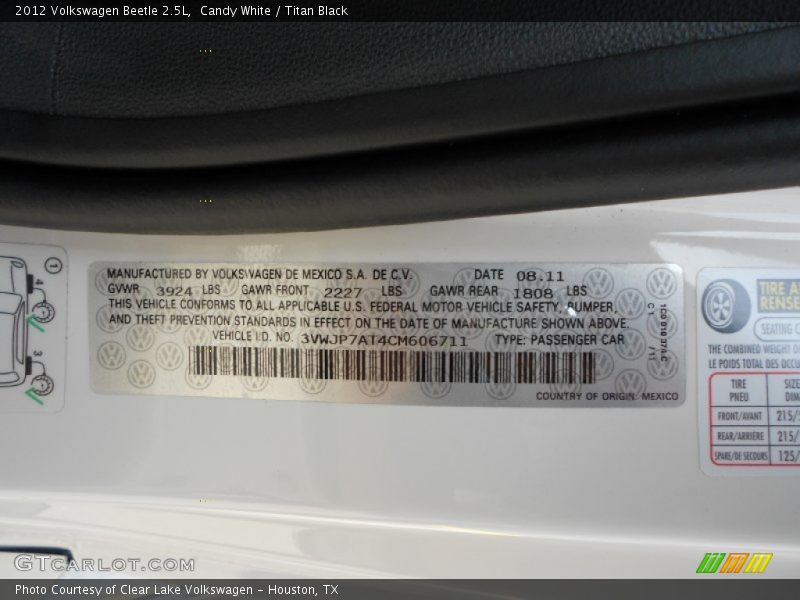 Candy White / Titan Black 2012 Volkswagen Beetle 2.5L
