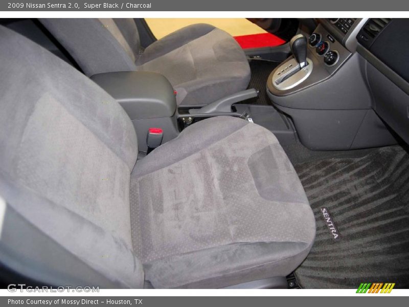 Super Black / Charcoal 2009 Nissan Sentra 2.0