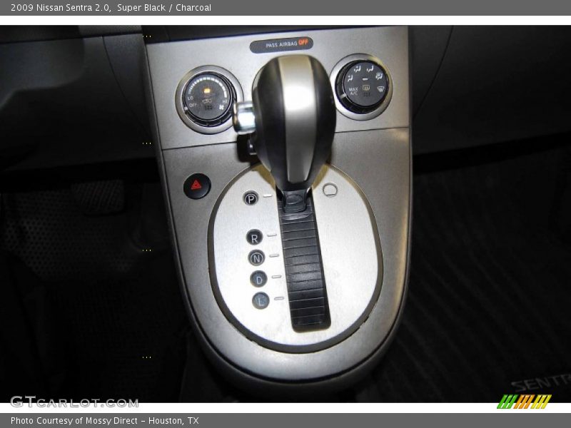 Super Black / Charcoal 2009 Nissan Sentra 2.0