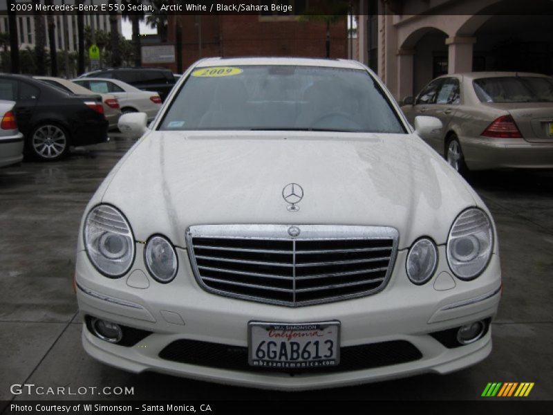 Arctic White / Black/Sahara Beige 2009 Mercedes-Benz E 550 Sedan