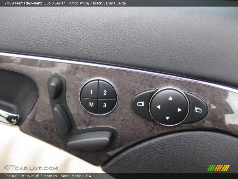 Arctic White / Black/Sahara Beige 2009 Mercedes-Benz E 550 Sedan