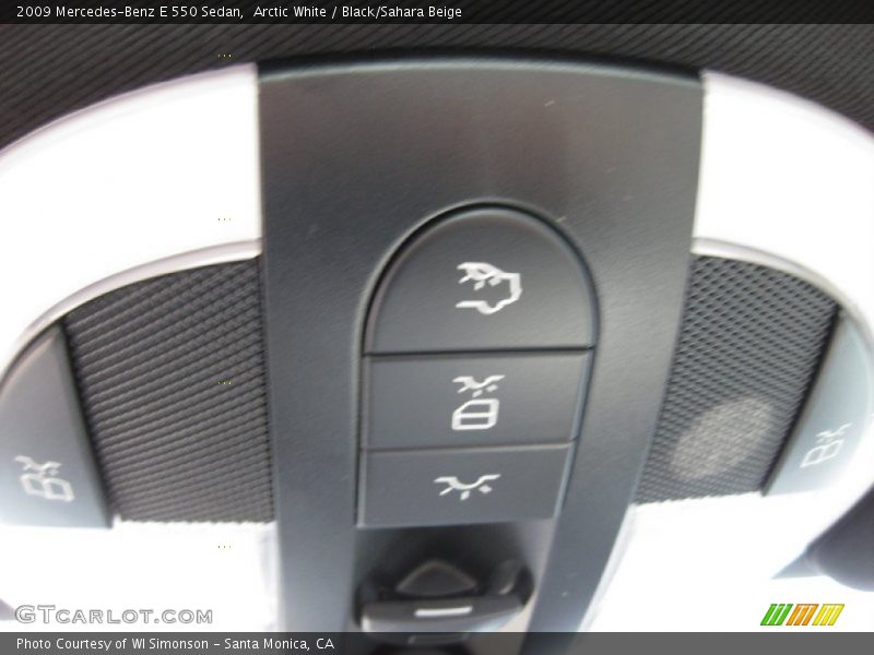 Arctic White / Black/Sahara Beige 2009 Mercedes-Benz E 550 Sedan