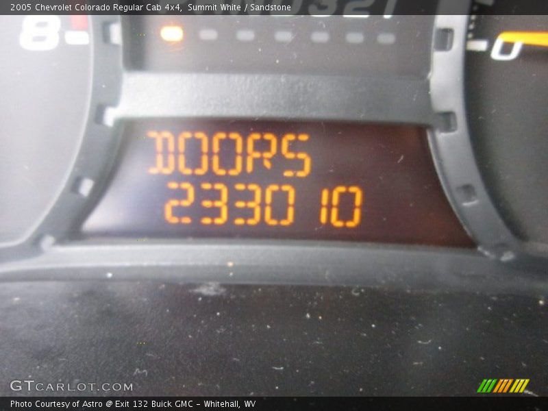 Summit White / Sandstone 2005 Chevrolet Colorado Regular Cab 4x4
