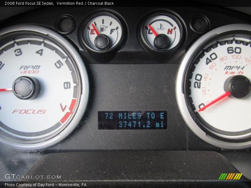 Vermillion Red / Charcoal Black 2008 Ford Focus SE Sedan