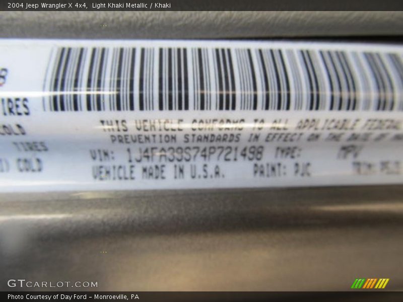 Light Khaki Metallic / Khaki 2004 Jeep Wrangler X 4x4