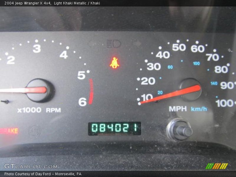 Light Khaki Metallic / Khaki 2004 Jeep Wrangler X 4x4