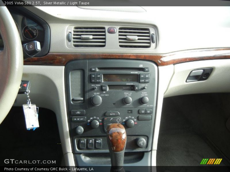 Silver Metallic / Light Taupe 2005 Volvo S80 2.5T