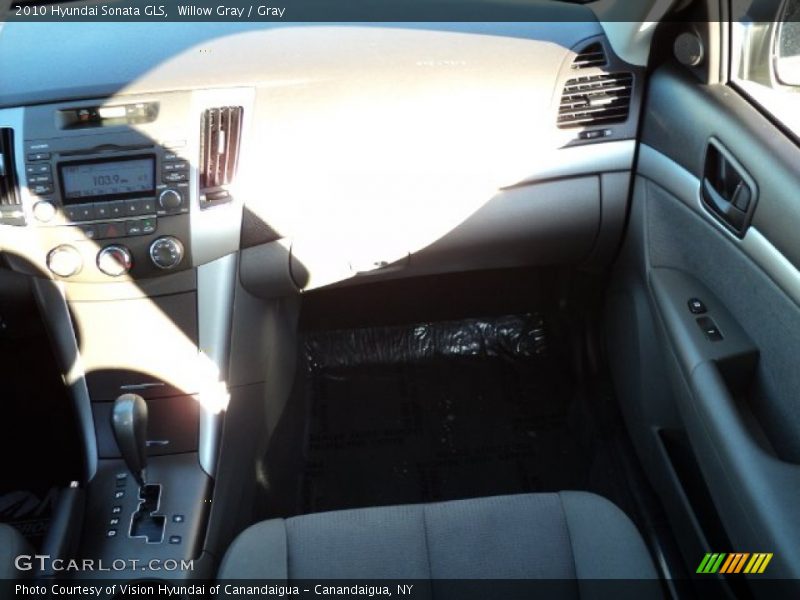 Willow Gray / Gray 2010 Hyundai Sonata GLS