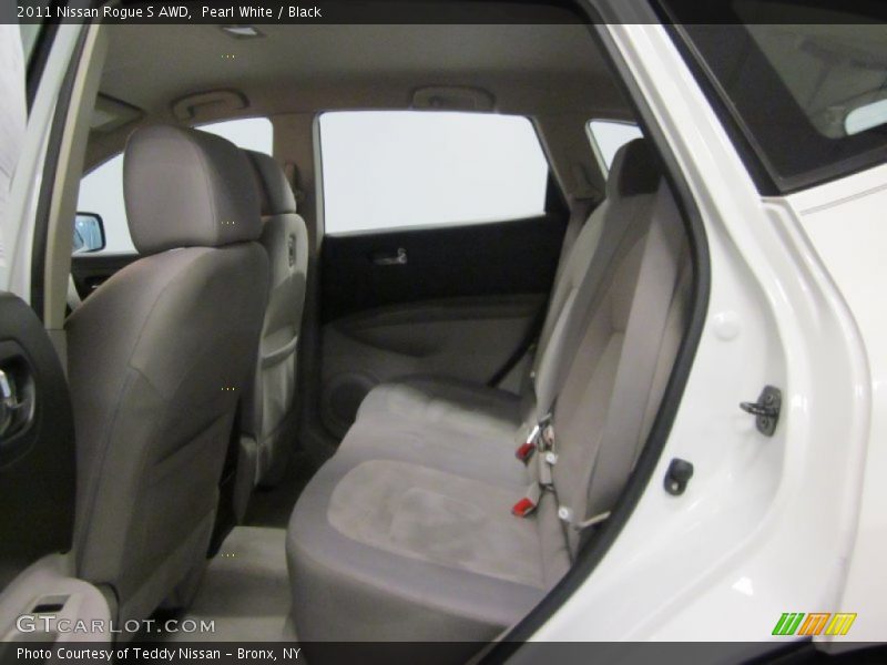 Pearl White / Black 2011 Nissan Rogue S AWD