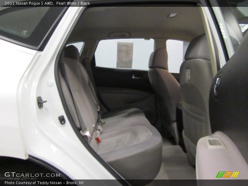 Pearl White / Black 2011 Nissan Rogue S AWD