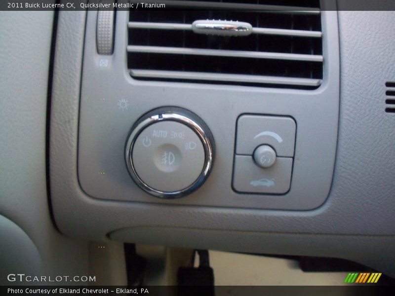 Quicksilver Metallic / Titanium 2011 Buick Lucerne CX