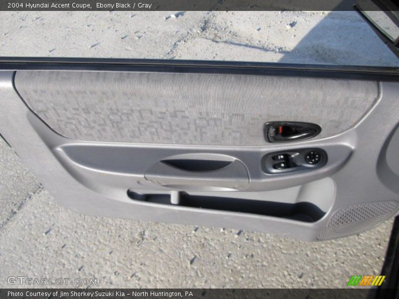 Ebony Black / Gray 2004 Hyundai Accent Coupe