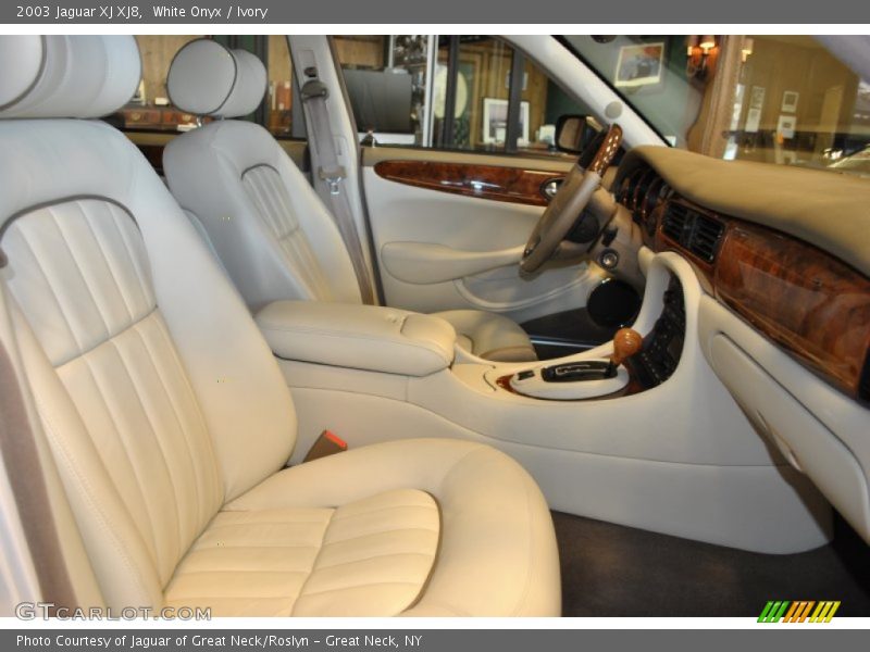  2003 XJ XJ8 Ivory Interior