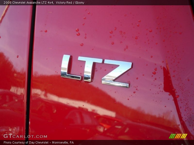Victory Red / Ebony 2008 Chevrolet Avalanche LTZ 4x4