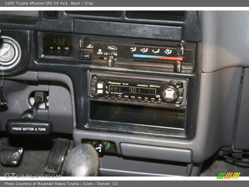 Controls of 1995 4Runner SR5 V6 4x4