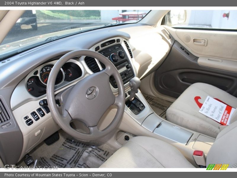Black / Ash 2004 Toyota Highlander V6 4WD