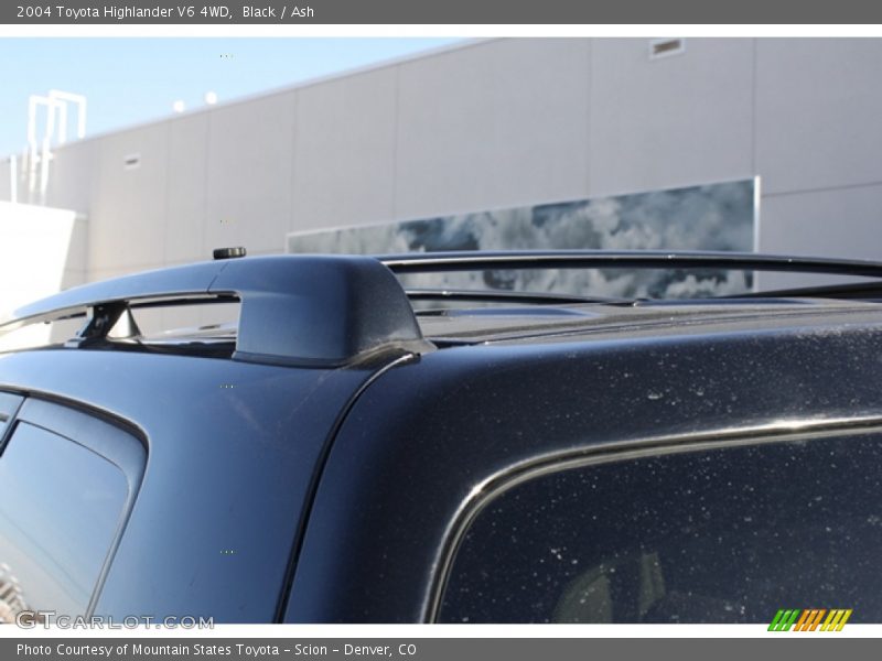 Black / Ash 2004 Toyota Highlander V6 4WD