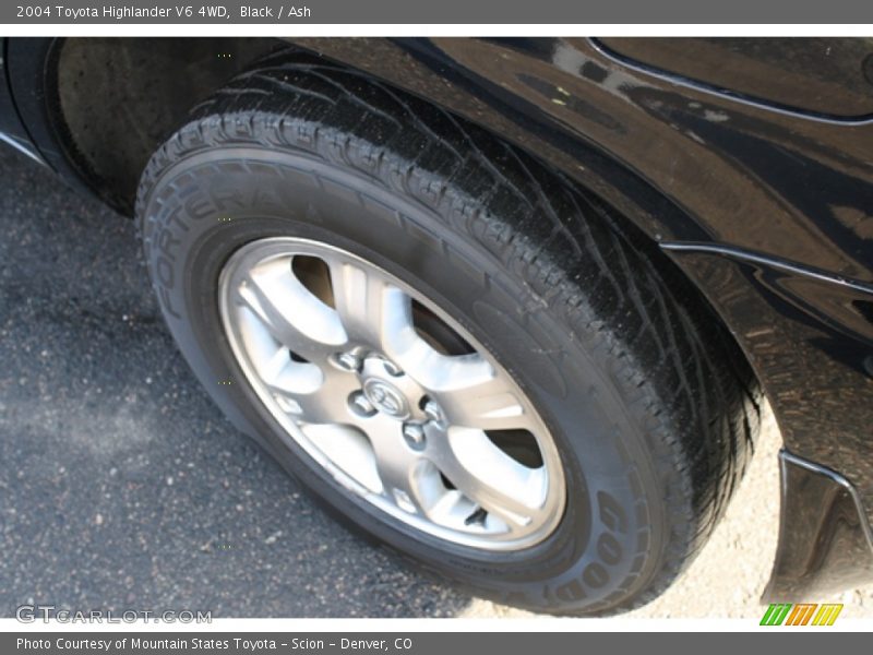 Black / Ash 2004 Toyota Highlander V6 4WD