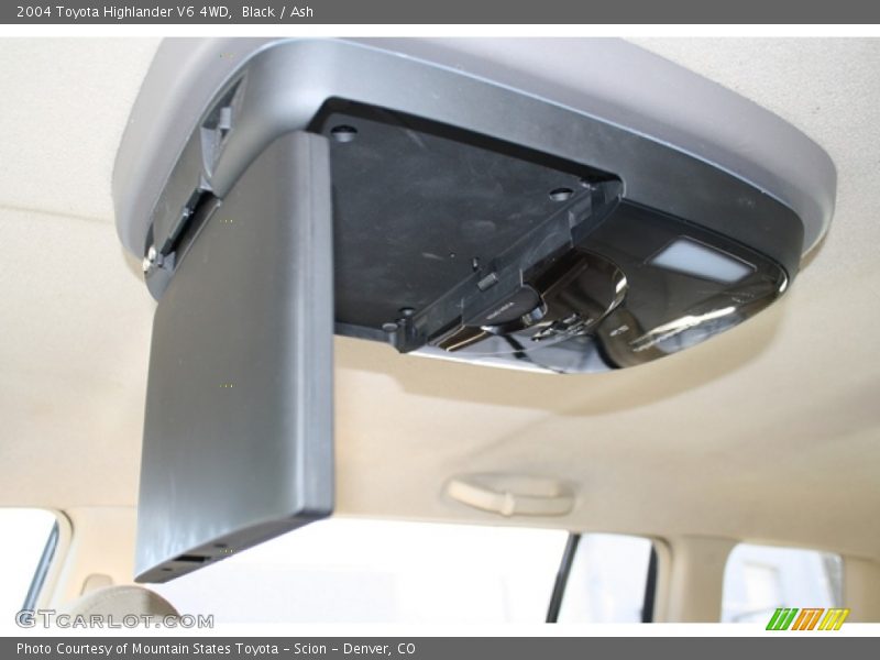 Black / Ash 2004 Toyota Highlander V6 4WD