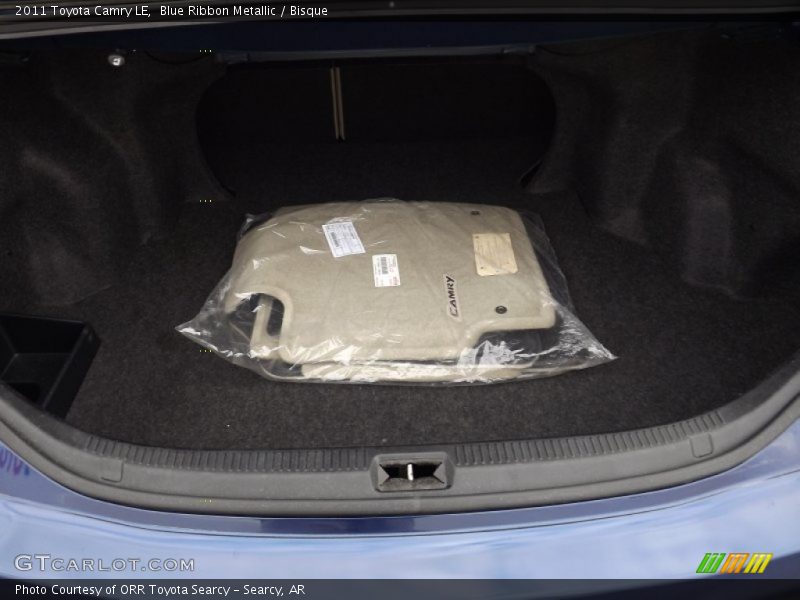 Blue Ribbon Metallic / Bisque 2011 Toyota Camry LE