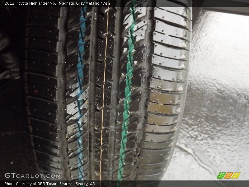 Magnetic Gray Metallic / Ash 2012 Toyota Highlander V6