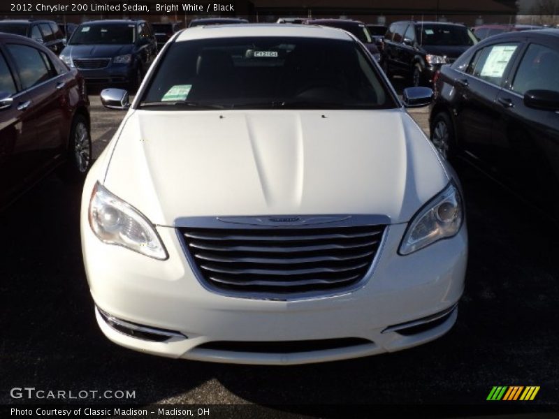 Bright White / Black 2012 Chrysler 200 Limited Sedan