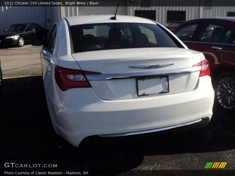 Bright White / Black 2012 Chrysler 200 Limited Sedan