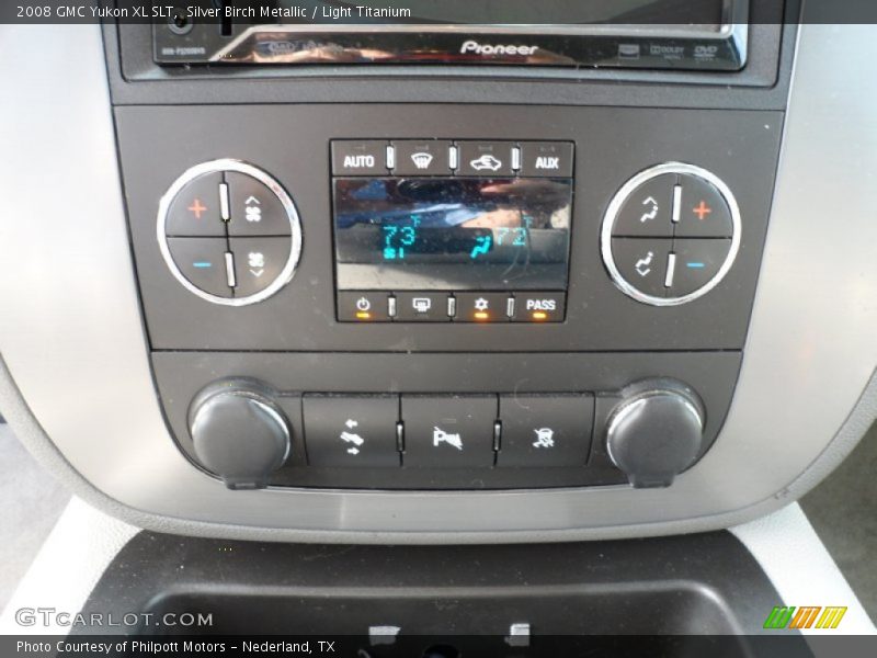 Silver Birch Metallic / Light Titanium 2008 GMC Yukon XL SLT