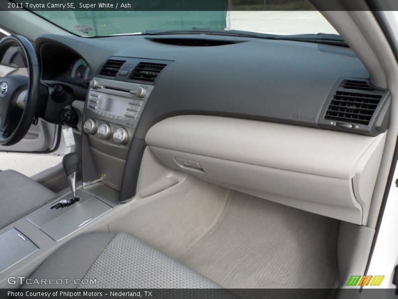 Super White / Ash 2011 Toyota Camry SE