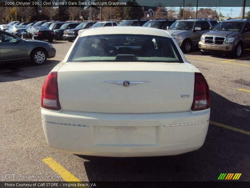 Cool Vanilla / Dark Slate Gray/Light Graystone 2006 Chrysler 300