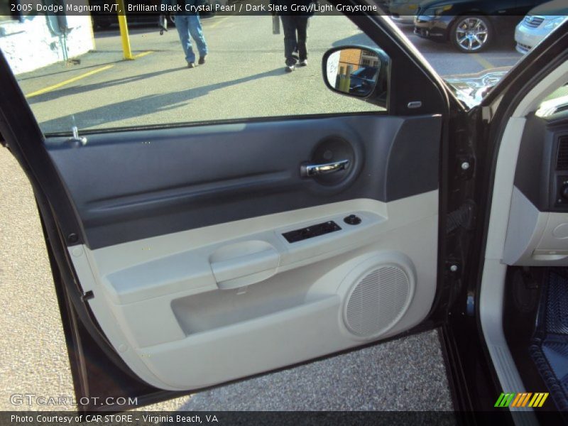 Brilliant Black Crystal Pearl / Dark Slate Gray/Light Graystone 2005 Dodge Magnum R/T