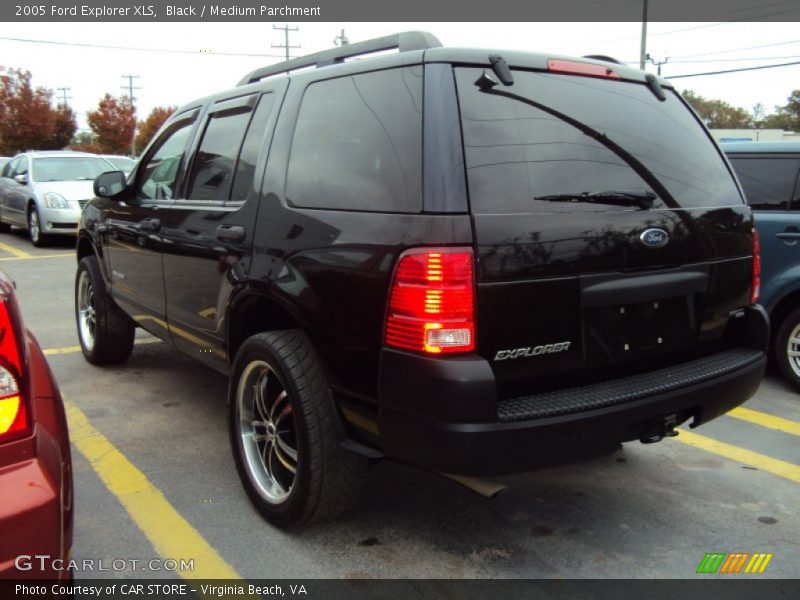Black / Medium Parchment 2005 Ford Explorer XLS