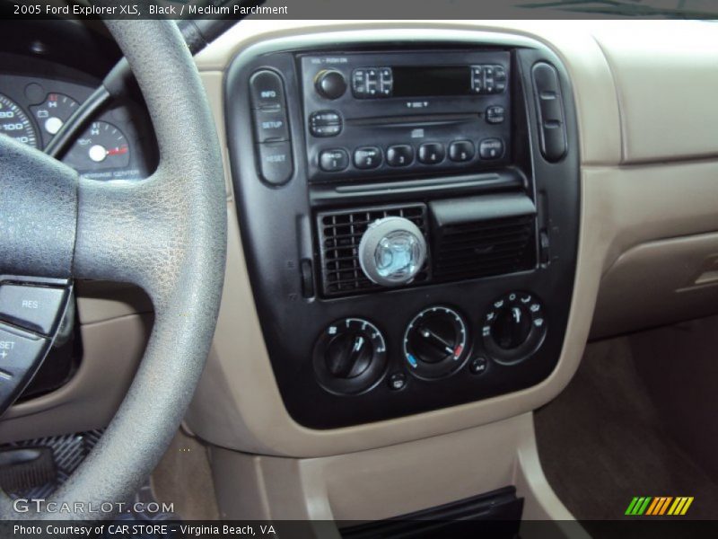 Black / Medium Parchment 2005 Ford Explorer XLS