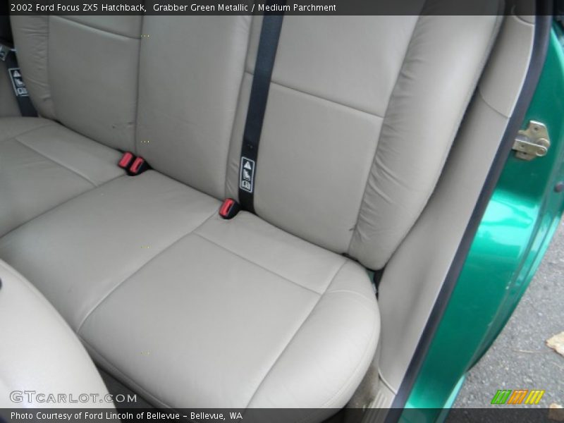 Grabber Green Metallic / Medium Parchment 2002 Ford Focus ZX5 Hatchback