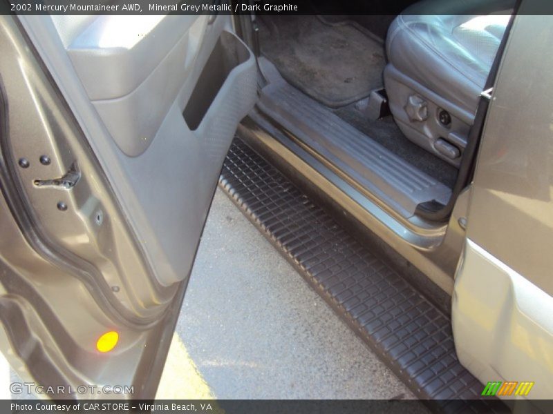 Mineral Grey Metallic / Dark Graphite 2002 Mercury Mountaineer AWD