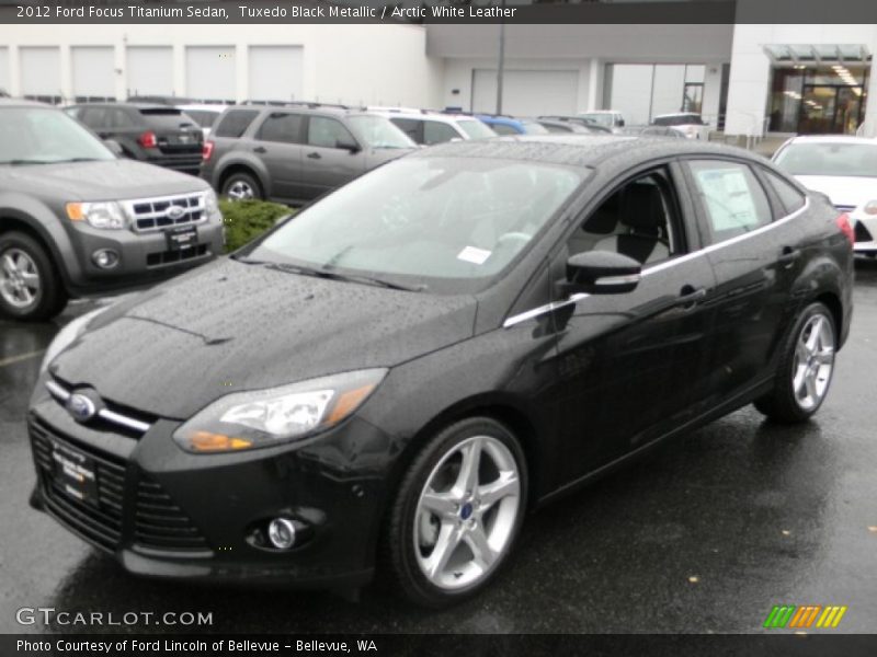 Tuxedo Black Metallic / Arctic White Leather 2012 Ford Focus Titanium Sedan