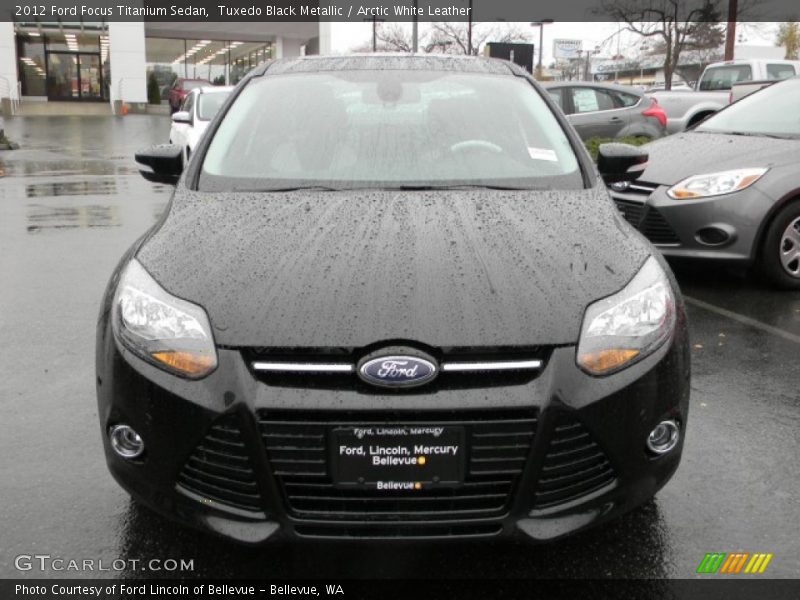Tuxedo Black Metallic / Arctic White Leather 2012 Ford Focus Titanium Sedan